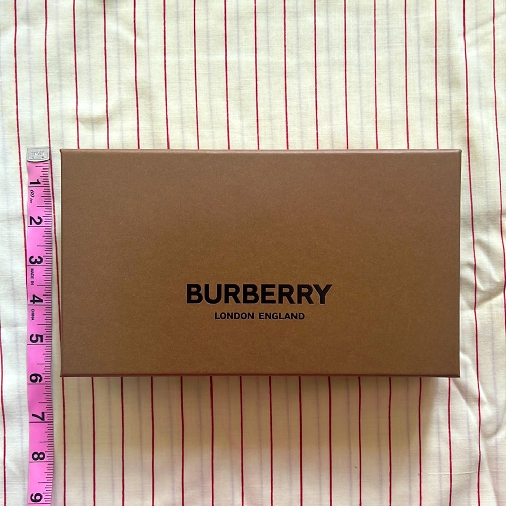 Burberry gift box